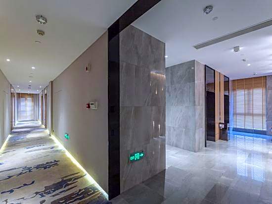 Moran Hotel (Ningbo Yinzhou Wanda Railway Station)