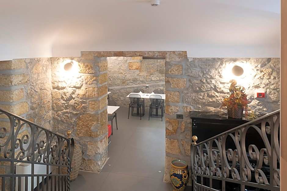 Hotel Tonic