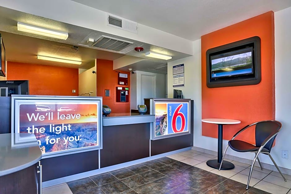 Motel 6-Flagstaff, AZ - Butler