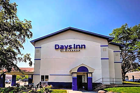 Days Inn by Wyndham Waukegan