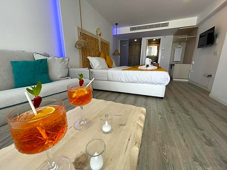 Ocean Dreams Suites - By the Harbour