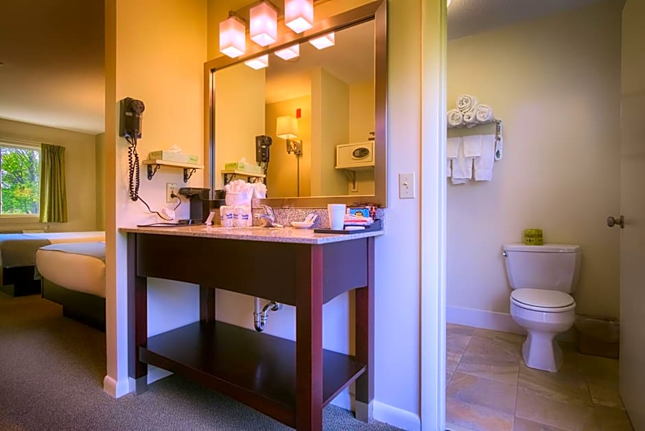 Sun & Ski Inn and Suites