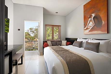 Deluxe Queen Room