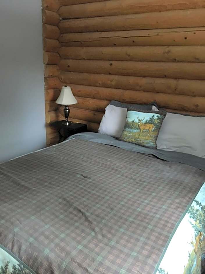 Overlook Inn & Cabins