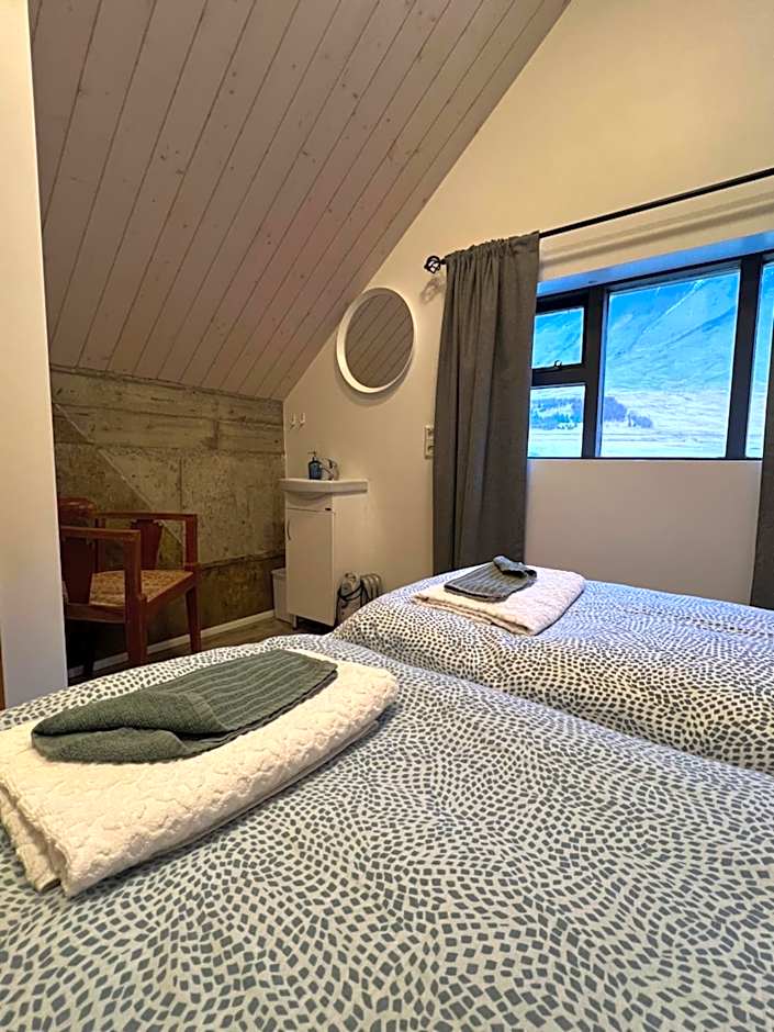 Skyrhusid Guesthouse