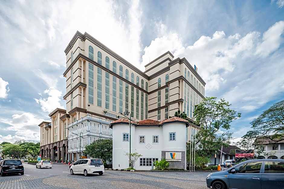 The Waterfront Hotel