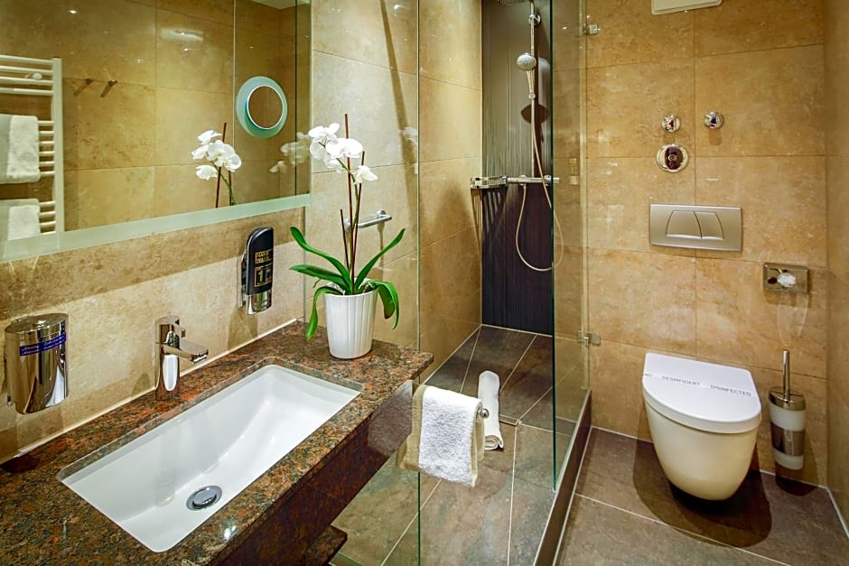 Tiptop Hotel Burgschmiet Garni