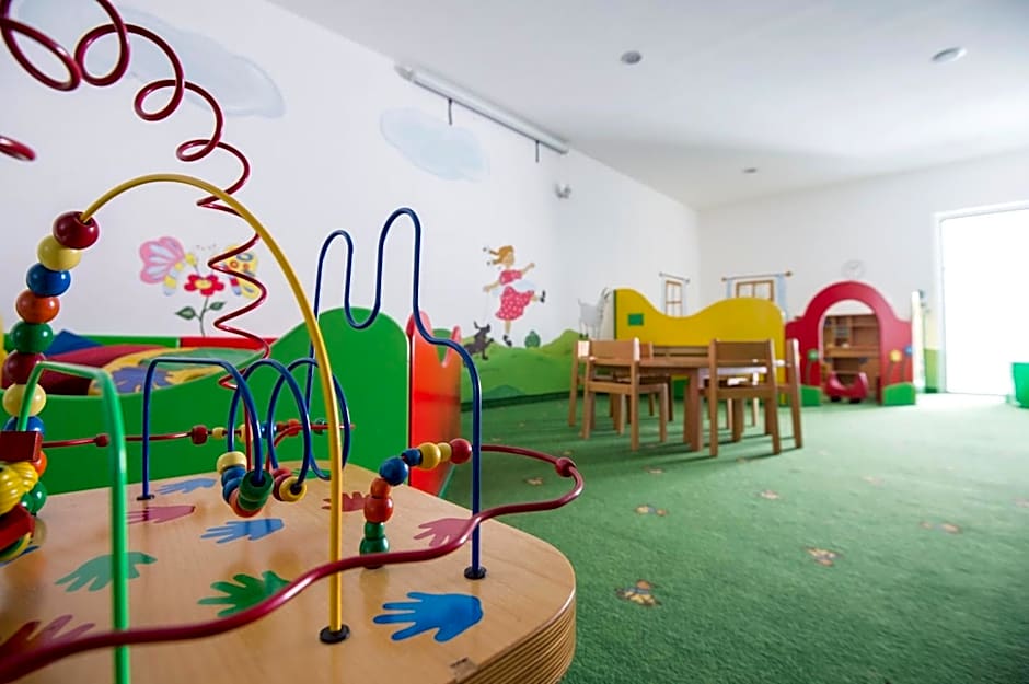 Heidi & Edith Family Aparthotel