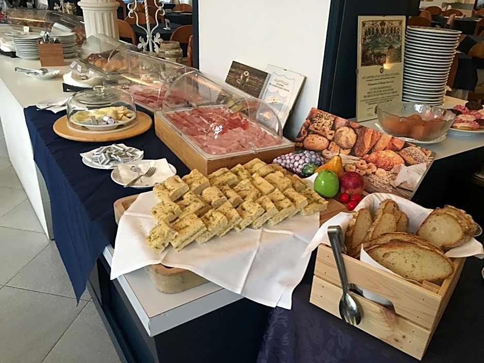 G&D Hotel Deanna Pool&Brunch