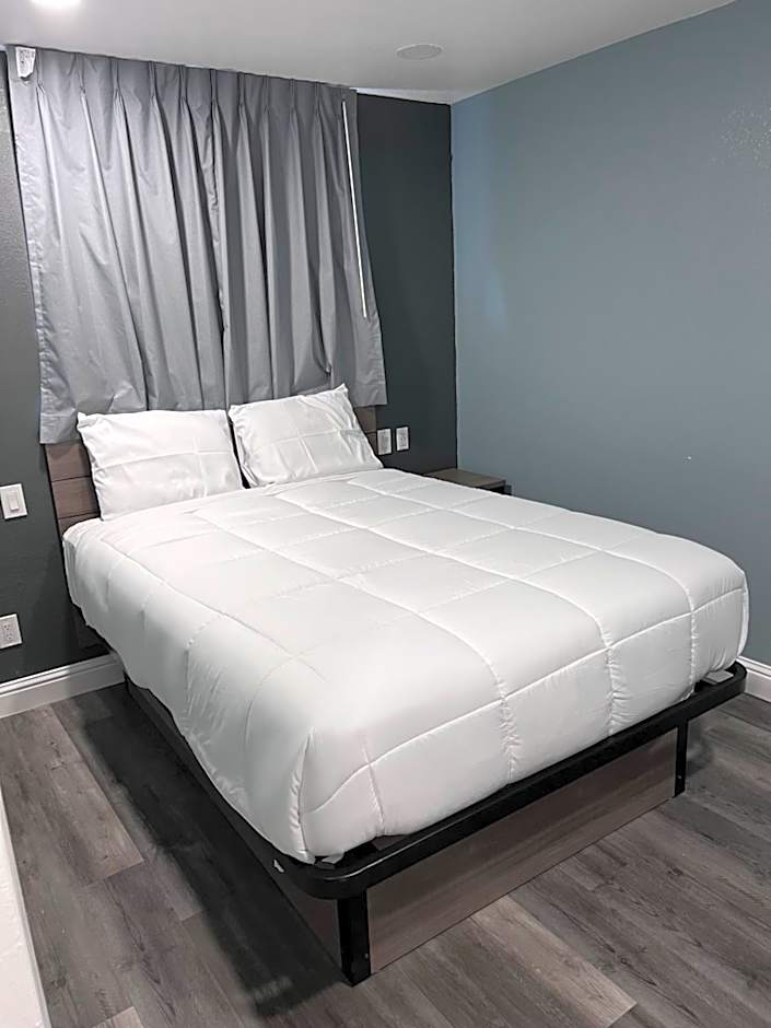 Surf City Inn & Suites