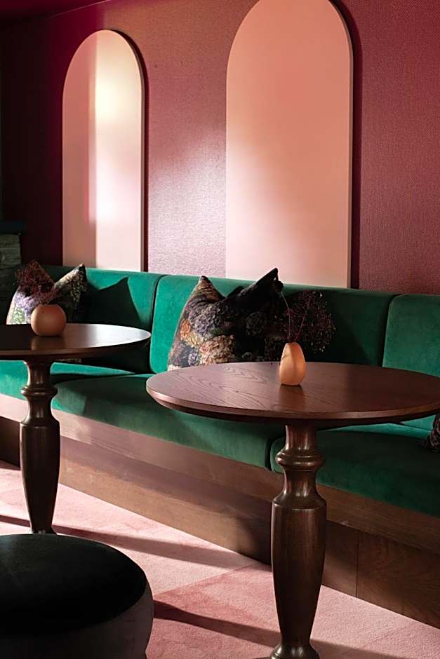 The Central Hotel Queenstown, A Naumi Chapter