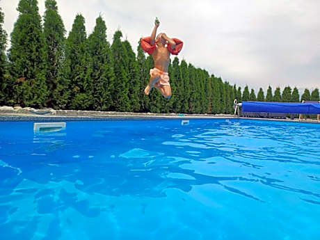 Basen z podgrzewaną wodą jacuzzi dmuchaniec sala zabaw WSZYSTKO W CENIE POBYTU