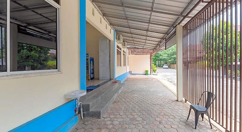 RedDoorz Plus near RSUD Gunung Jati Cirebon