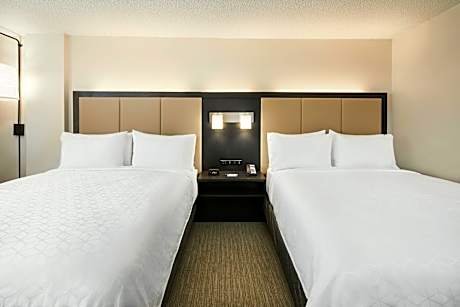 2 Queen Beds Standard