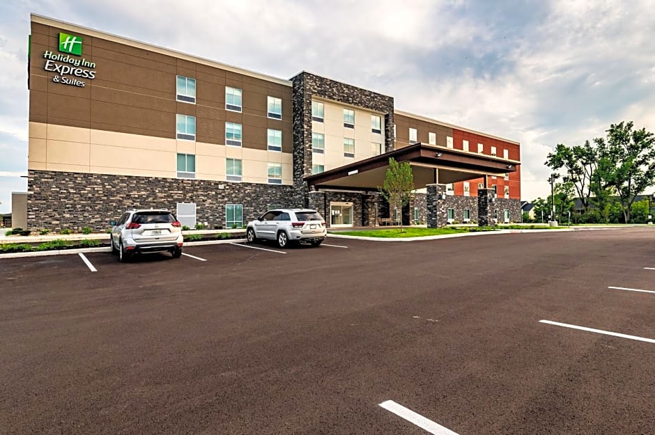 Holiday Inn Express and Suites Dayton East Beavercreek