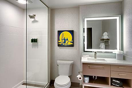 2 room Suite, Bedroom 1: 1 King, Bedroom 2: 2 Twin bunk, Sofa bed
