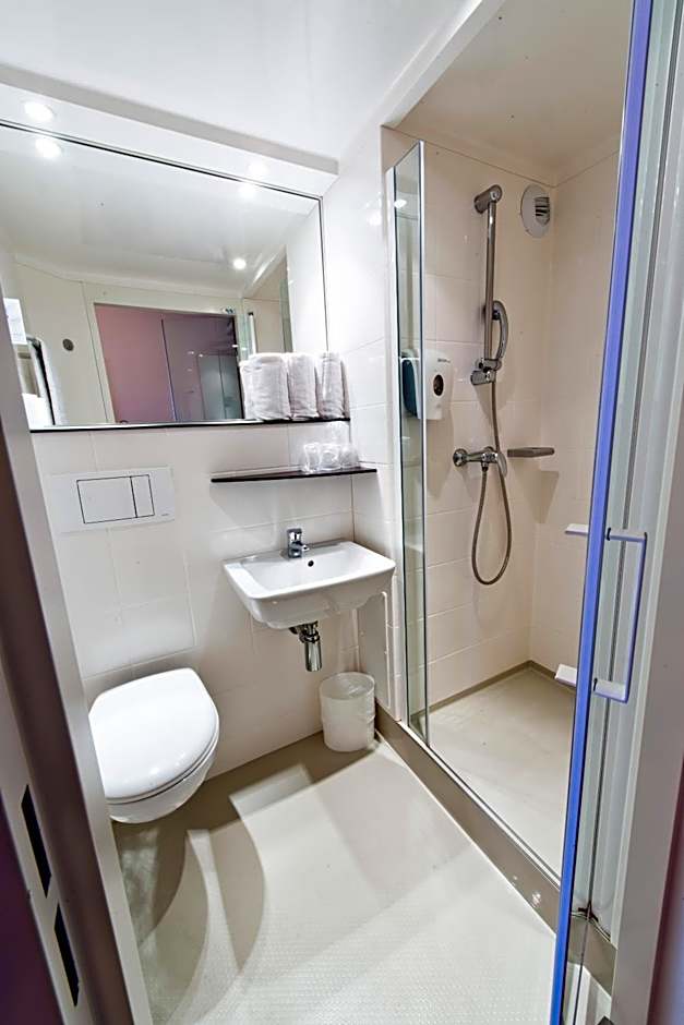 Premiere Classe Sens Nord- Saint ClÃ©ment