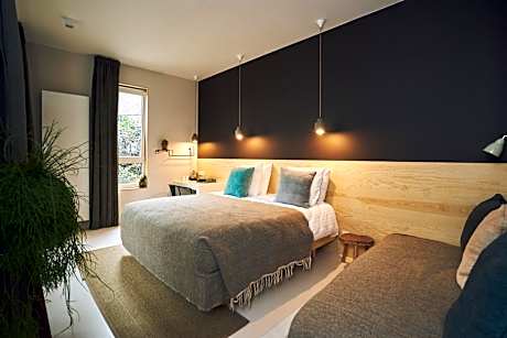 Family Room for 3 Double with Garden Views