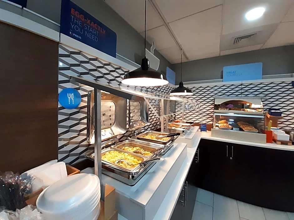 Holiday Inn Express Trincity By IHG