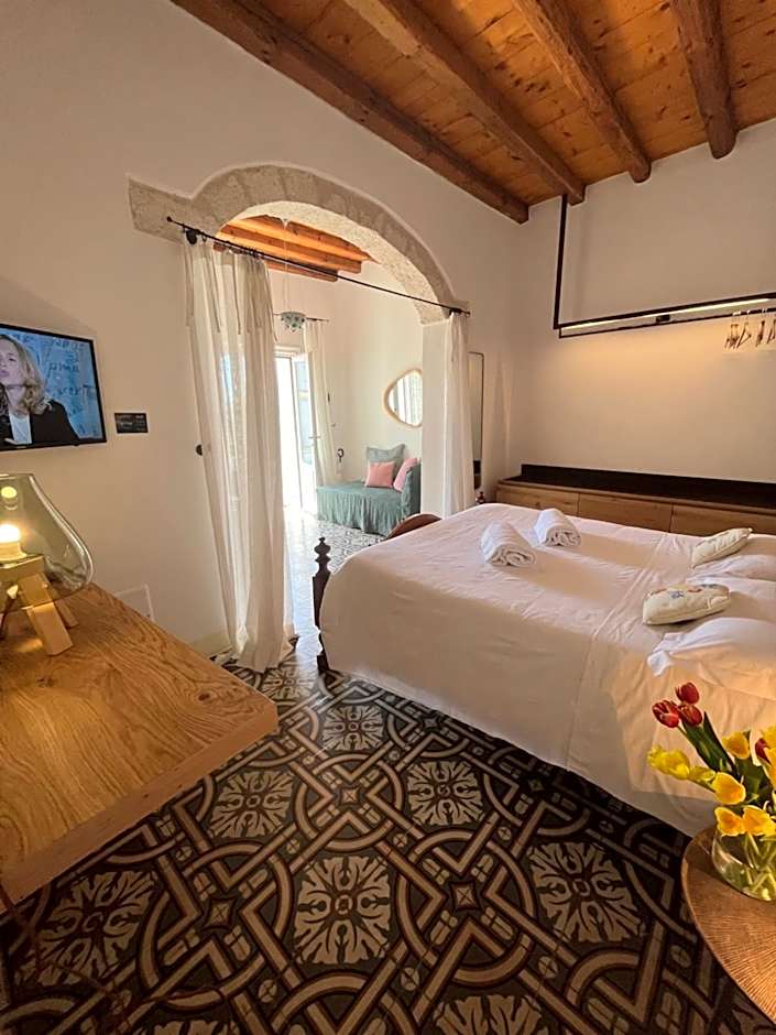 Antico Mondo Rooms & Suites