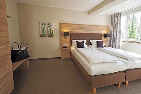 One-Bedroom Suite with Garden View