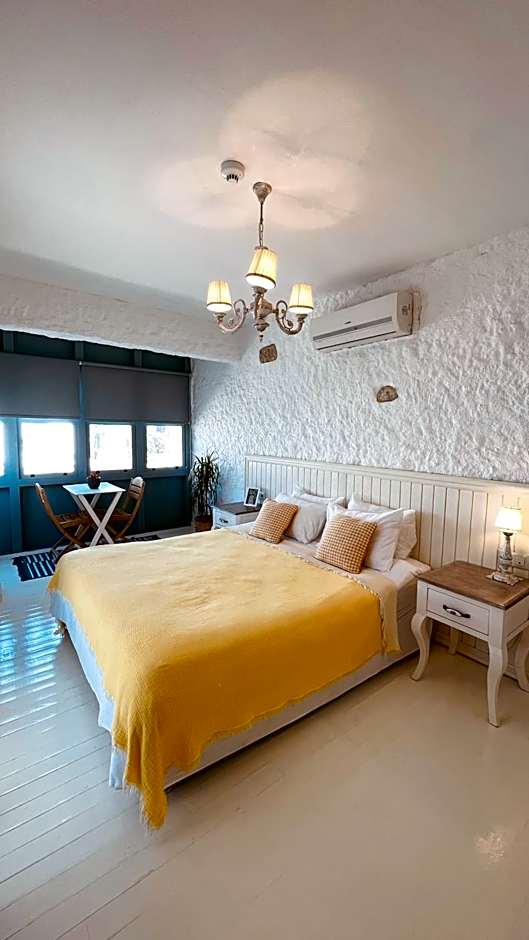 Mina Otel by Adda Alaçatı