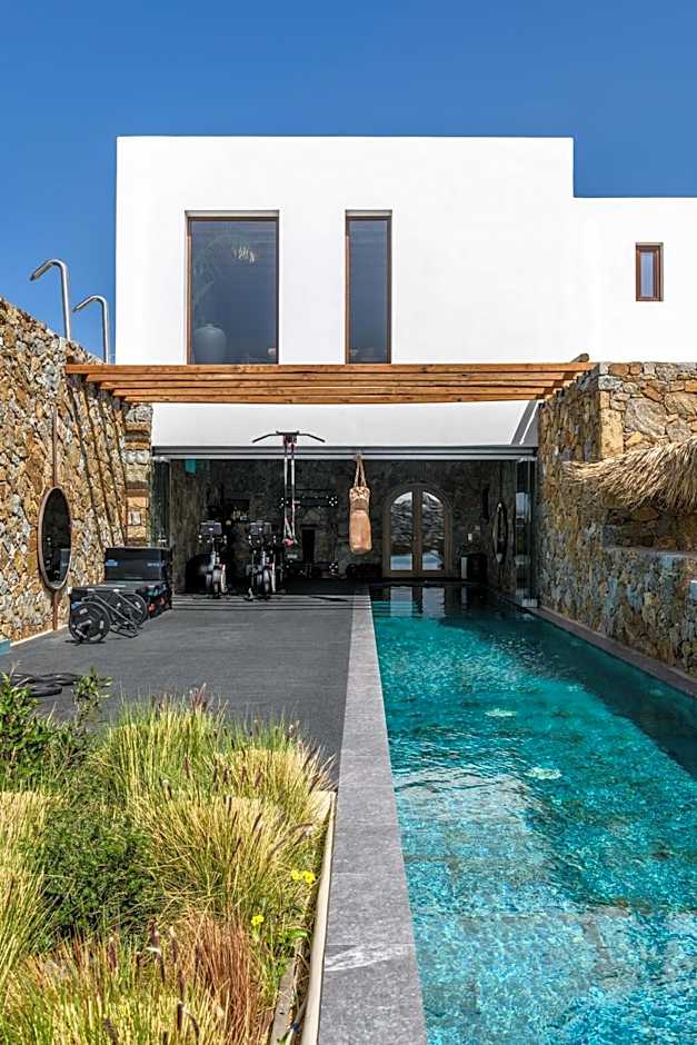 Charisma Hotel and Wellness Club