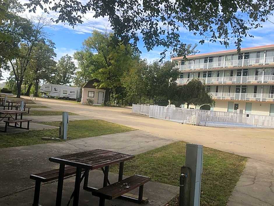 Willow Tree Inn Branson