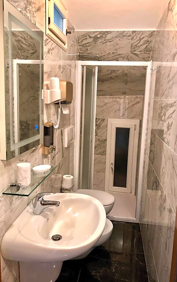 Hotel Ariel Silva