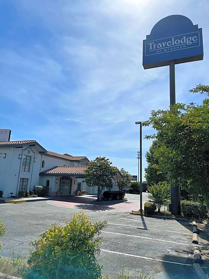 Travelodge by Wyndham Tuscaloosa