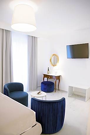 Deluxe Double Room with Balcony and Sea View