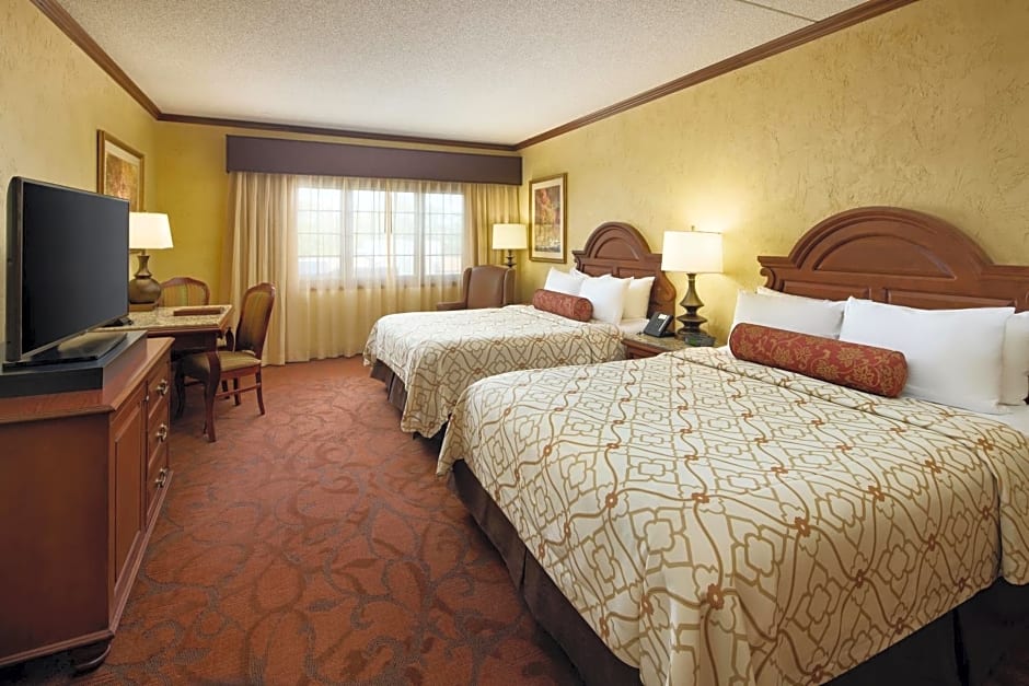 Chateau on the Lake Resort Spa and Convention Center