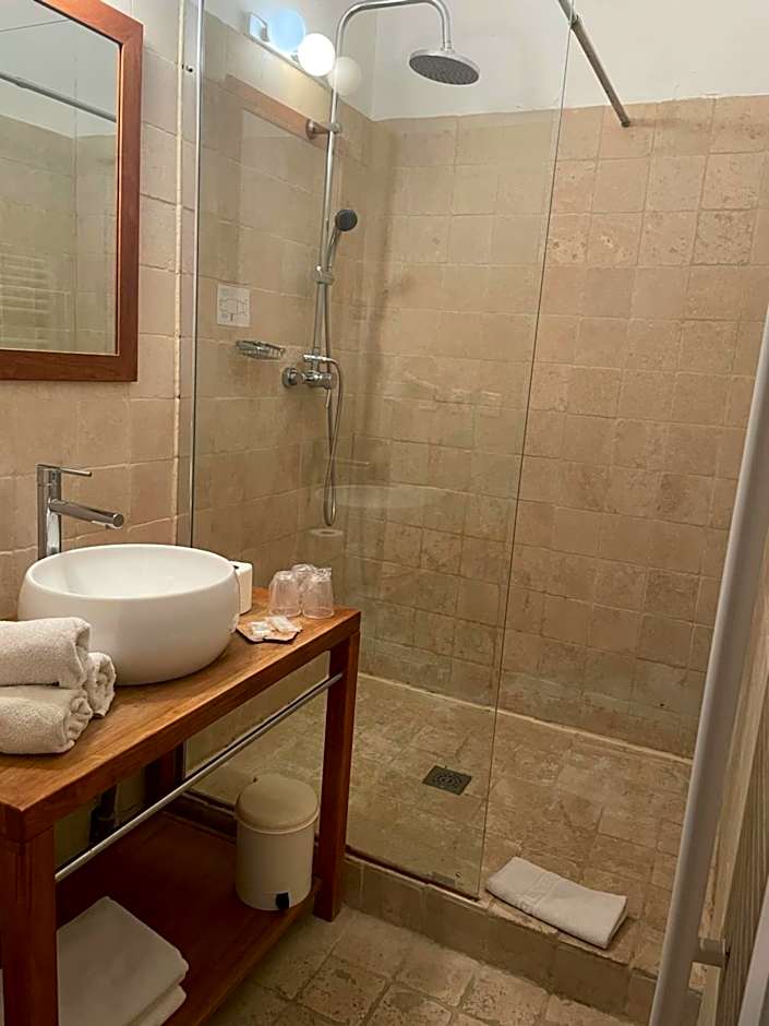 Photo 1 sur 2 de Triple Room