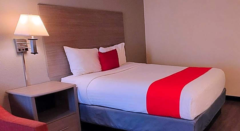 OYO Hotel Castle Rock CO Downtown