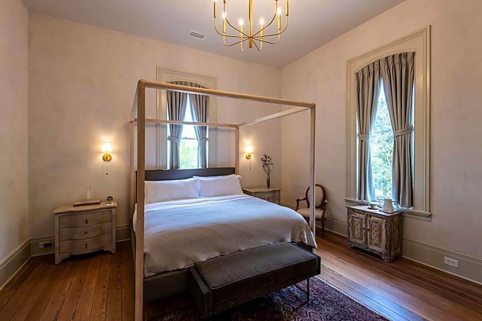 Heights House Hotel