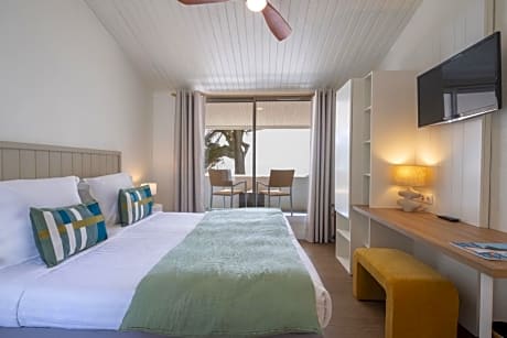 Double Room with Balcony and Sea View
