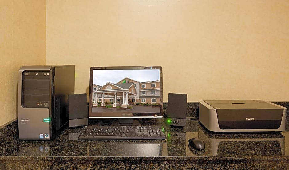 Holiday Inn Express Hotel & Suites Rochester, an IHG Hotel