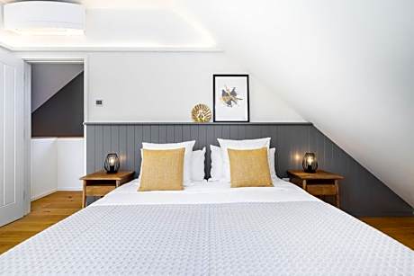 Apartment with View and Balcony