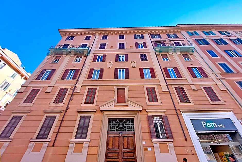 Opera Inn Suites - Rooms and Apartments