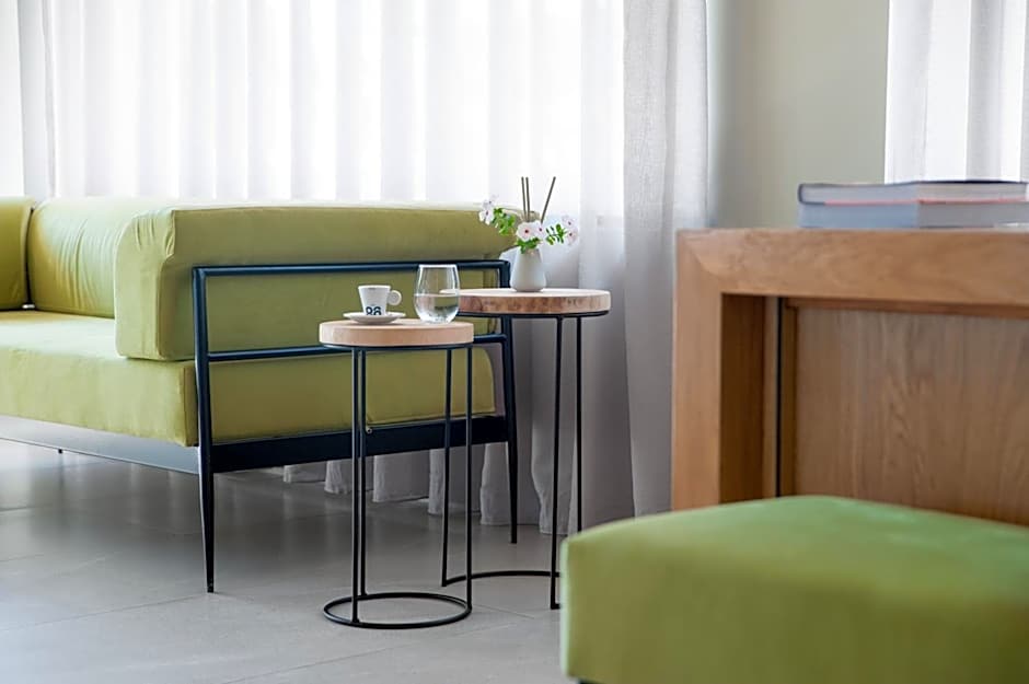 Seasabelle Hotel near Athens Airport