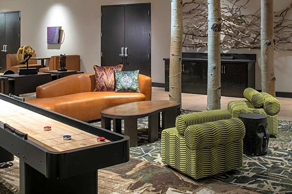 Hotel Paradox, Autograph Collection