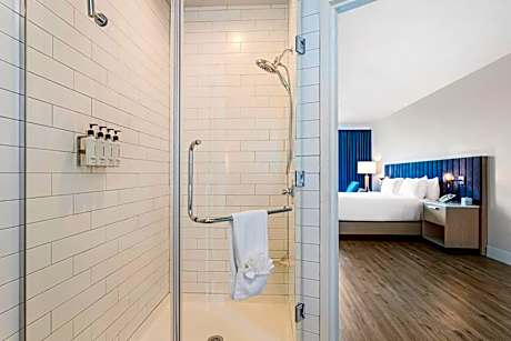 Premium King Room with Pool View