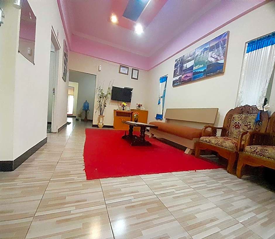 Shinta Syariah Homestay Dieng RedPartner