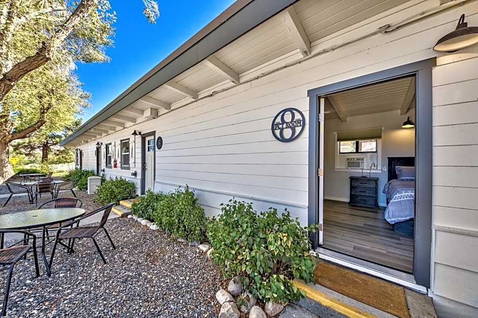 The Historic West Walker Motel