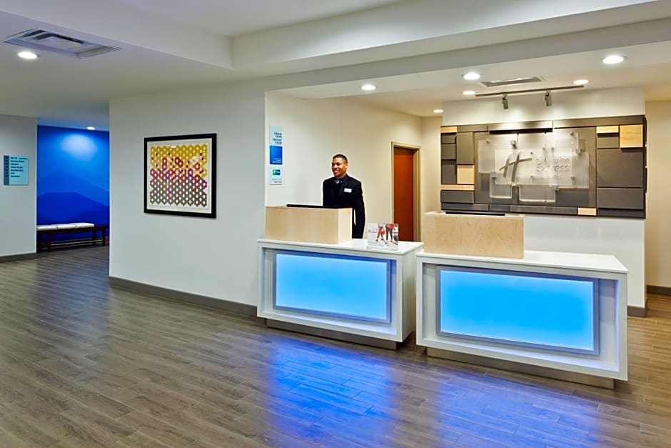 Holiday Inn Express Phenix City-Fort Benning, an IHG Hotel