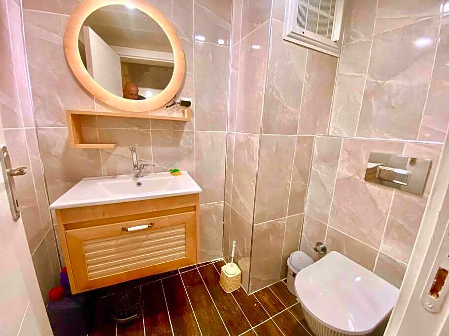 LICENSED ,JAZZY TOP CLASS 3 BEDROOMS HOMES 100Mb Wi-Fi