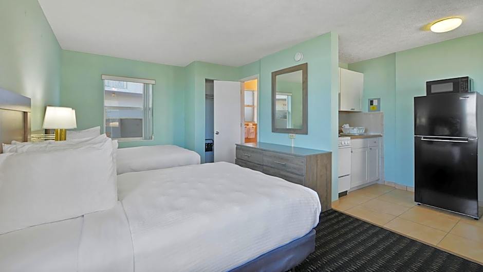 Ocean Court Beachfront Hotel