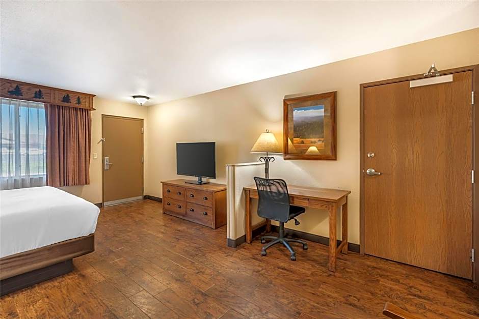 Best Western Plus Kelly Inn & Suites