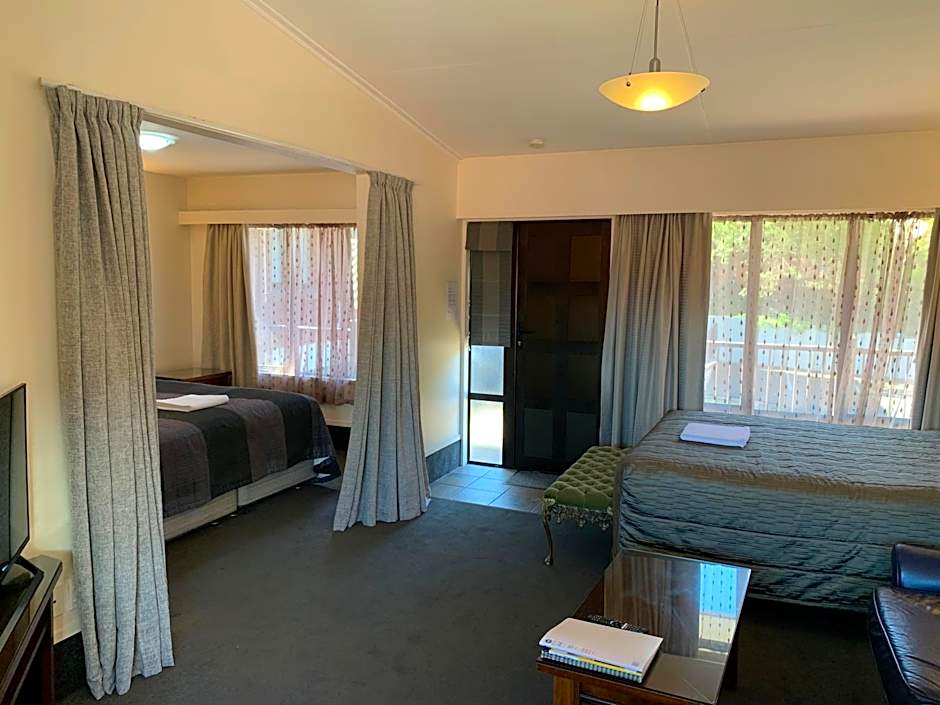 ASURE 755 Regal Court Motel