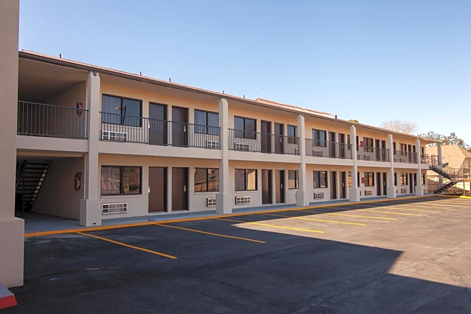 OYO Hotel Houston N Fm-1960 Champions TX